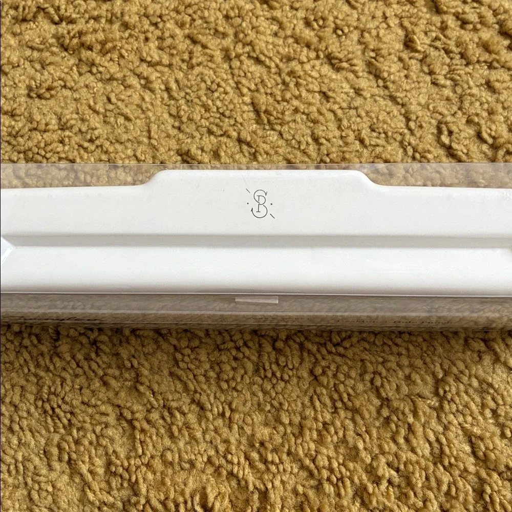 Sugar Paper swingline 3 hole punch brand new in box